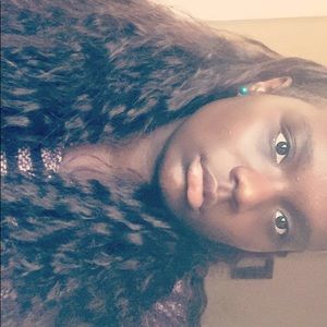 Meet your Posher, Ajaia